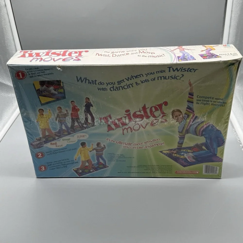 Twister Moves Milton Bradley Hasbro Dance Game with‎ 3 Music CD's (2003) Sealed